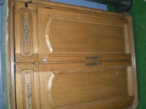 Holzschrank Bild 5