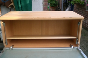 Holzschrank Bild 3