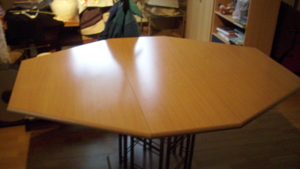 Holzschrank Bild 9