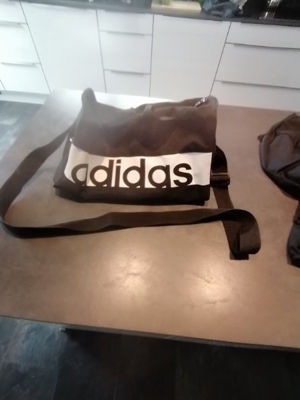 adidas Sporttasche schwarz gr. xs