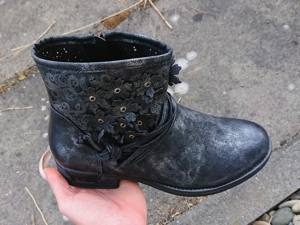 Gr. 36 + 37, Sommer Stiefeletten Western Boots, schwarz-silber glänzend Bild 4
