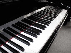Flügel Klavier Grotrian-Steinweg 200, schwarz poliert, 5 Jahre Garantie Bild 4