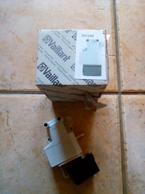 (25) Vaillant Zündtransformator VCVCW 204254 Bild 3