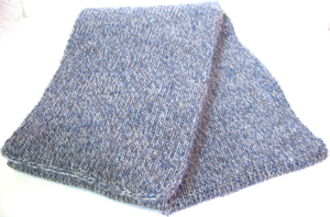 Schal - reine Wolle - taubenblau-grau-natur meliert - gestrickt - Handarbeit - NEU Bild 5