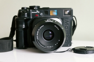 MAMIYA 7 II Mittelformat-Entfernungsmesser-Filmkamera (schwarz) mit 80 mm 1 4-Objektiv Bild 1