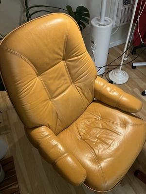 Dänischer Eames-inspirierter Leder-Liegestuhl mit Ottomane für Stouby Bild 8
