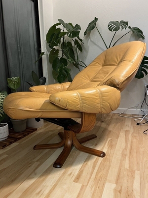 Dänischer Eames-inspirierter Leder-Liegestuhl mit Ottomane für Stouby Bild 7