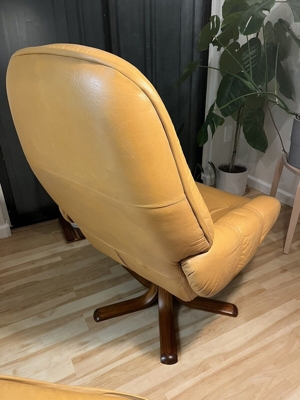 Dänischer Eames-inspirierter Leder-Liegestuhl mit Ottomane für Stouby Bild 5