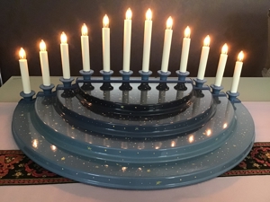 Wendt & Kühn 1 Wolke 4 - Stufig mit 12 Kerzen Beleuchtung