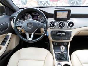 Mercedes-Benz GLA 200 CDI NAVI/LEDER/XENON/PDC Bild 2