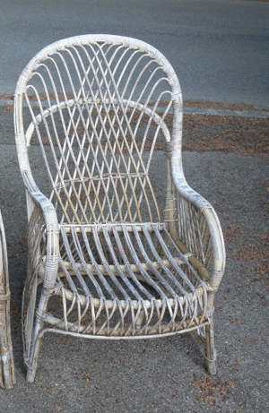 Ein älterer Rattan-Sessel Bild 3