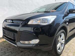 Ford Kuga 1.6 EcoBoost 2x4 Titanium LM+MS/PDC/Keyless Go/CD Bild 3