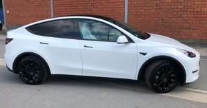 Tesla Model Y Long Range AWD 20 Zoll HomeLink Spoiler Extras Bild 5