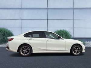 BMW 320 d Limousine Sport Line Head-Up HK Tempomat Bild 2