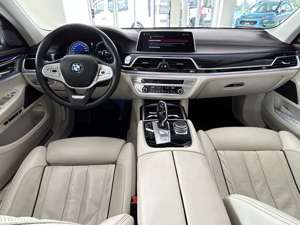 BMW 750 Bild 7