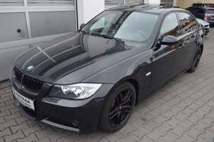 BMW 320 i Lim*Sport-Paket M-Technic*BlackSapphire*SHD Bild 1