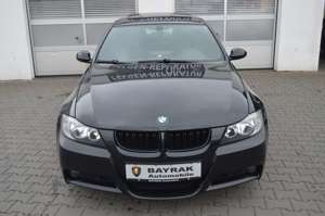 BMW 320 i Lim*Sport-Paket M-Technic*BlackSapphire*SHD Bild 4