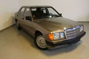 Mercedes-Benz 190 E 2,0 Oldtimer Originalzustand nur 81897 KM Bild 3