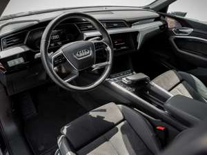 Audi e-tron advanced 55 quattro Matrix HUD Bild 9