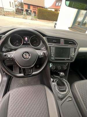 Volkswagen Tiguan 2.0 TDI SCR 4Motion (BlueMotion Tech) Comfortline Bild 3