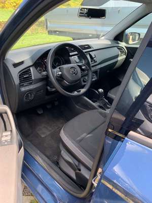 Skoda Fabia Ambition 1.0 TSI Parksensoren hinten, LED-Tagfahrl Bild 5