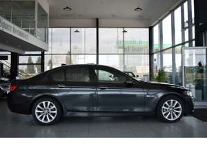 BMW 530 d xDrive +FLA+4xSHZ+SoftClose+STH+4xKlima+LM Bild 4