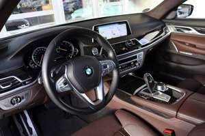 BMW 750 Bild 8
