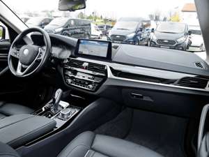 BMW 520 i Touring Luxury-Line Panoramadach+Laserlicht Bild 5