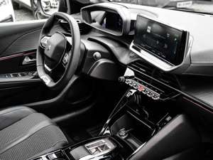 Peugeot 208 e- GT Elektromotor Panorama Navi digitales Cockpit Bild 5