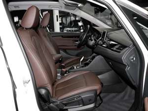 BMW 218 i Active Tourer Luxury Line Panorama Head-Up Bild 3