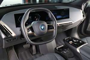 BMW iX xDrive40 Sportpaket.AHK.DrivProf.ParkProf.Panod. Bild 5