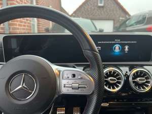 Mercedes-Benz A 180 AMG Line Bild 3