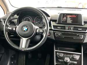 BMW 220 i Sport Line Active Tourer Navi Panorama LED Klima Bild 5