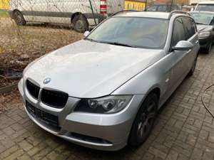 BMW 318 DPF Touring Klima Navi Servo ABS TÜV Neu Tempomat Bild 1