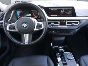 BMW 118 i Lim. Luxury Line A.+LED+HUD+PDC+HiFi+ Bild 4