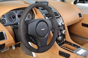 Aston Martin DBS Cabrio Touchtronic 2.H DE Sondermodell CARBONBLACK Bild 10
