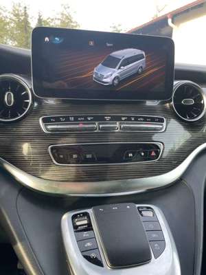 Mercedes-Benz V 300 V 300 d lang 4Matic 9G-TRONIC Avantgarde Edition E Bild 4