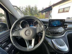 Mercedes-Benz V 300 V 300 d lang 4Matic 9G-TRONIC Avantgarde Edition E Bild 5