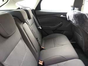 Ford Focus Titanium Lim. (CEW)   TÜV Neu  1. Hand Bild 3