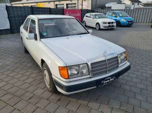 Mercedes-Benz 230 W124 230E *Automatik*H-Kennzeichen*OLDTIMER* Bild 5