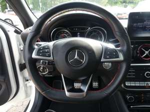 Mercedes-Benz GLA 45 AMG 4Matic*Panorama*Distronic*Alcantara Bild 5