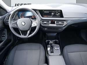 BMW 118 i Lim. Advantage A. +LED+PDC+LIVEPROF.+ Bild 4