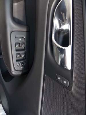 Volvo XC60 D4 AWD Geartronic Momentum Navigation LED BLIS Sit Bild 5