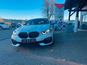 BMW 118 i Sport Line/Automatik/Navigation/17" Zoll Bild 1