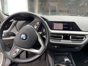 BMW 118 Neuwertiger 118i Advantage *8-Fach Bereift* Bild 4