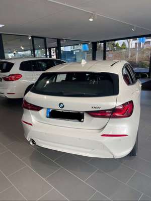 BMW 118 Neuwertiger 118i Advantage *8-Fach Bereift* Bild 3