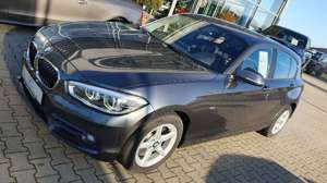 BMW 118 i Lim5-trg Sport Line Paket LED Navi Facelift Bild 2