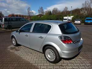 Opel Astra H Lim. Basis KLIMA*CD*1.HAND*105.000KM* Bild 4