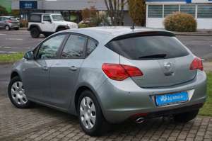 Opel Astra J Lim. 5-trg. Design Edition*KLIMA*PDC V-H Bild 3