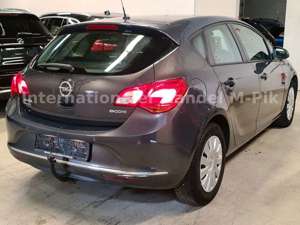 Opel Astra J Limousine 1.7 CDTi Selection Bild 5